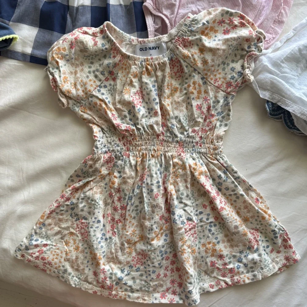 Lot of 8 Girls Clothes 18M 2T OshKosh Lucky Dresses Rompers NWT Summer Vacation